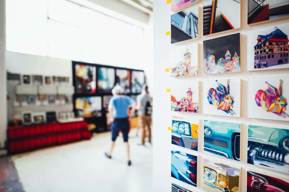 How to Host a Successful Artist Studio Visit